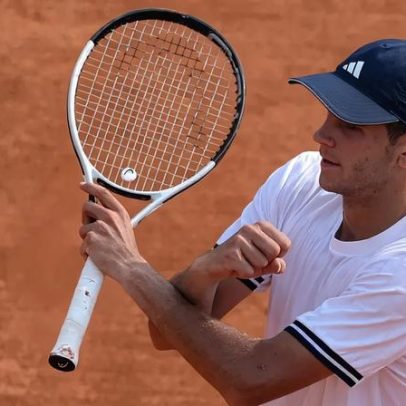 Rival de João Fonseca empurra boleira em Roland Garros