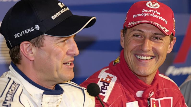 Michael e Ralf Schumacher em pódio no GP do Canadá pela F1 2001 (Foto: Reprodução/X/F1)