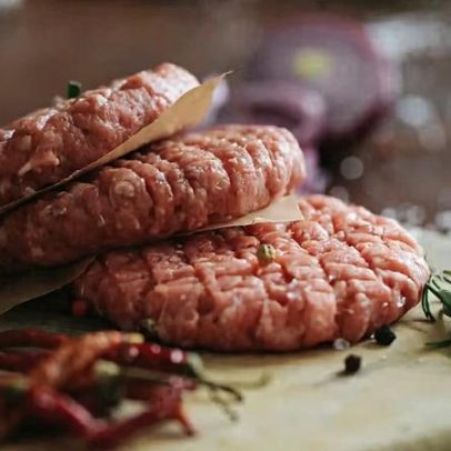 Dia do Hambúrguer: aprenda a fazer hambúrguer de carne caseiro