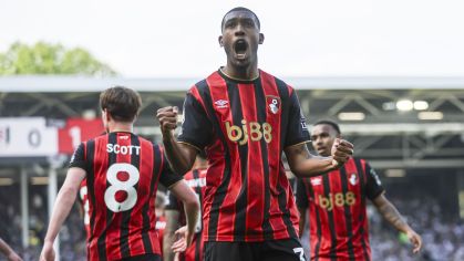 Rayan comemora gol contra o Fulham