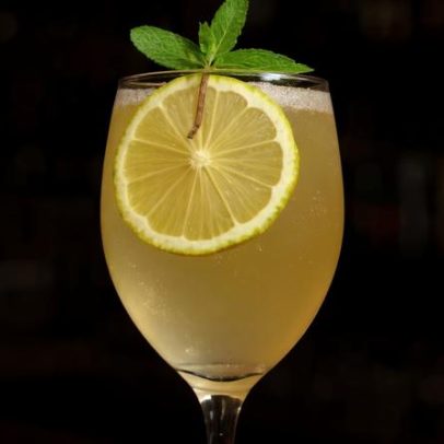 Fã de spritz? Aprenda a fazer versão sem álcool do drinque