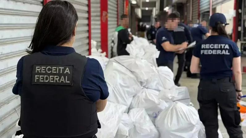 Receita Federal apreende produtos no Brás, em São Paulo