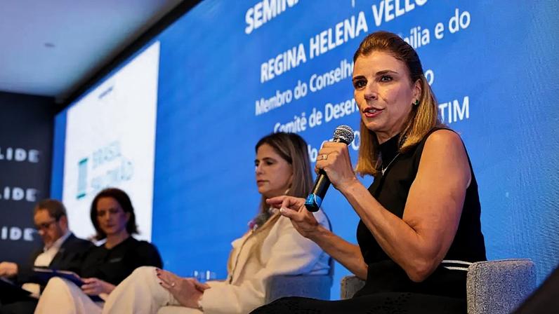 Regina é uma dos quatro filhos do casal Maria Helena Moraes Scripilliti e Clovis Scripilliti