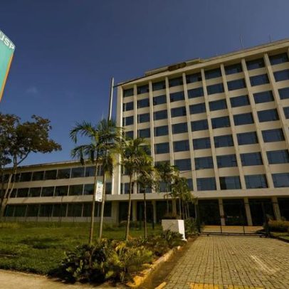 Professores da USP entram greve por reajuste e contra criminalização de alunos