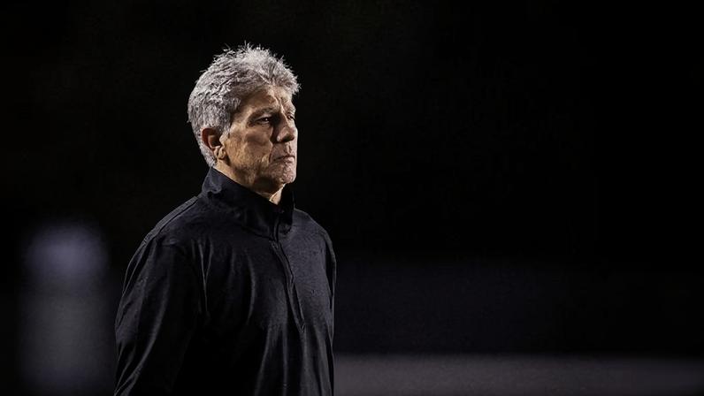 Renato Gaúcho orienta os jogadores do Vasco