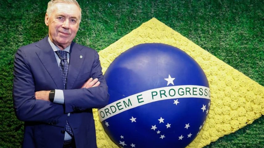 Carlo Ancelotti faz pose com fundo (Foto: Rafael Ribeiro/CBF)