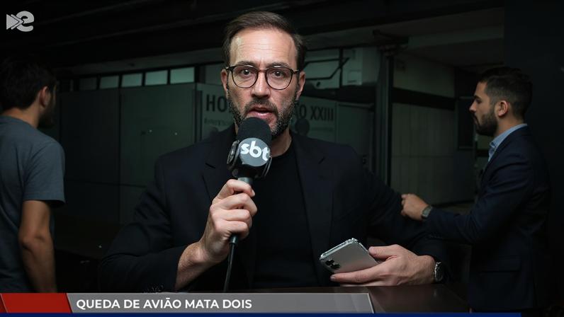 O repórter Pedro Corsini foi atrapalhado e agredido por homem durante entrada ao vivo