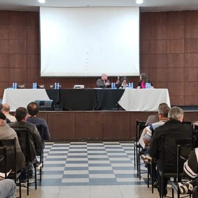 Conselheiros do Corinthians aprovam a reeleição de Stabile e vetam SAF