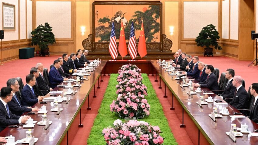 Trump e Xi discutem Taiwan, Irã, Ucrânia e Coreia em reunião
