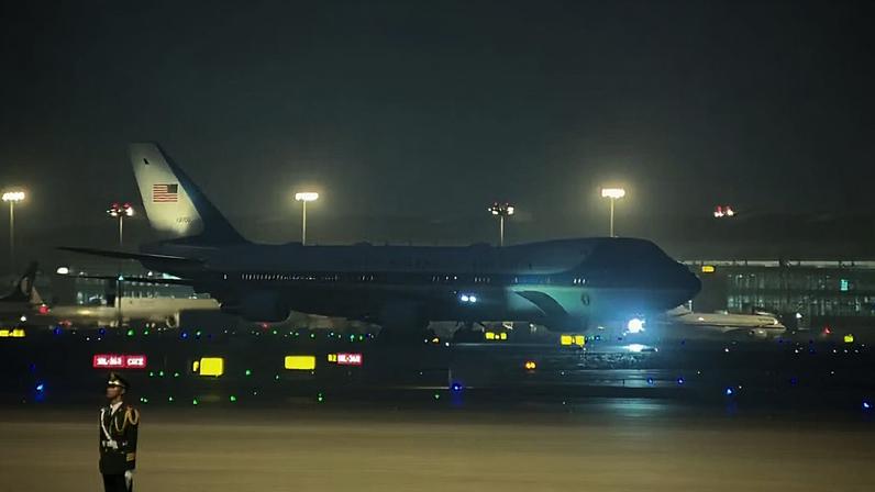 Air Force One transportando Donald Trump pousa em Pequim, na China, para visita de Trump a Xi Jinping, em 13 de maio de 2026.