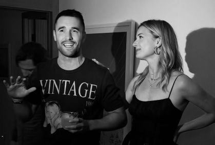 Emily VanCamp e Joshua Bowman, estrelas de "Revenge", são casados