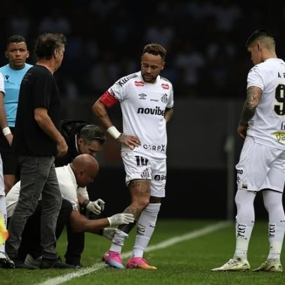 Médico do Santos aponta lesão de Neymar na panturrilha; plano é deixá-lo apto