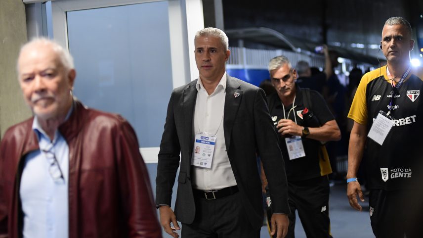 Crespo foi demitido em abril, após ser eliminado na semifinal do Paulistão — Foto: Marcos Ribolli