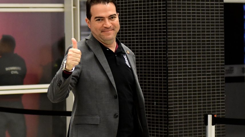 Marcelo Paz antes de Corinthians x São Paulo — Foto: Marcos Ribolli