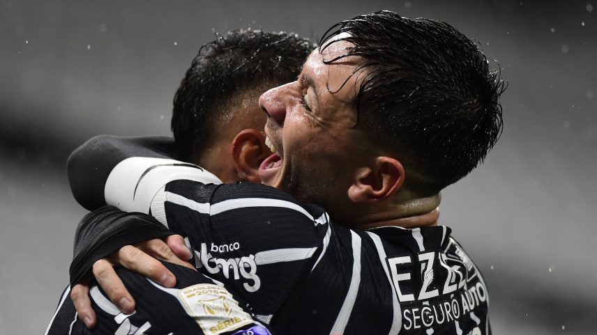 Garro comemora gol em Corinthians x São Paulo — Foto: Marcos Ribolli