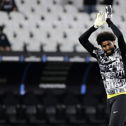 Corinthians também tem acordo com Hugo Souza para negociação