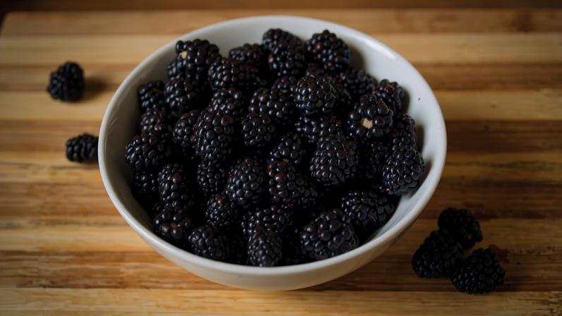 A amora é uma fruta nutritiva e saudável