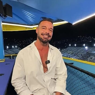 Ricky Martin encerra apresentação após gás lacrimogêneo em show na Europa