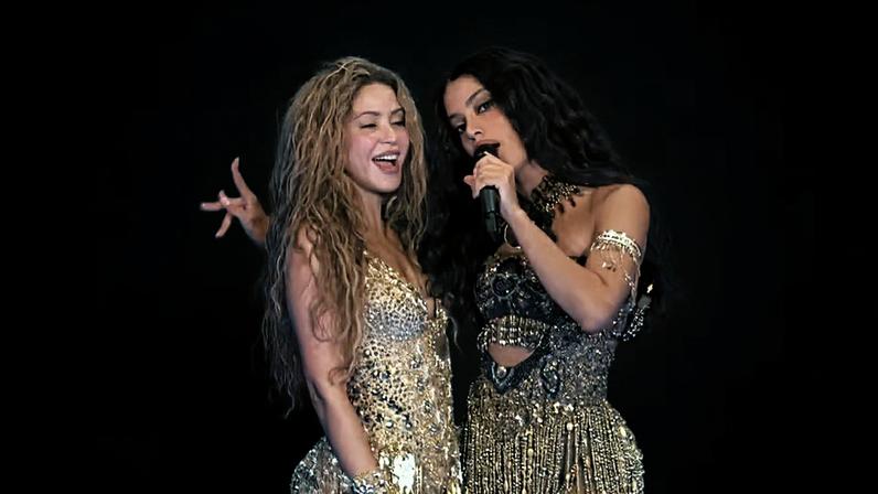 Anitta comenta emoção após dueto com Shakira no Rio
