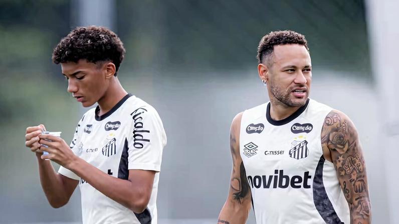 Robinho Jr. e Neymar em treino do Santos — Foto: Raul Baretta/Santos FC