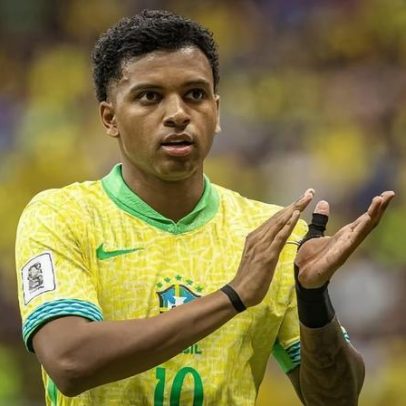 Fora da Copa, Rodrygo vira comentarista em programa de TV