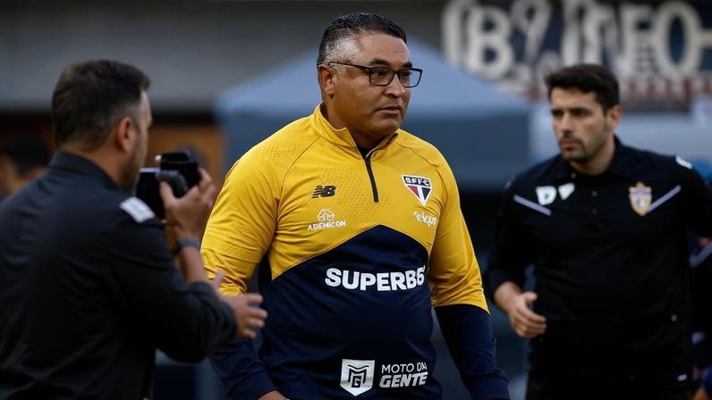 Roger Machado durante a vitória do São Paulo sobre o Bahia