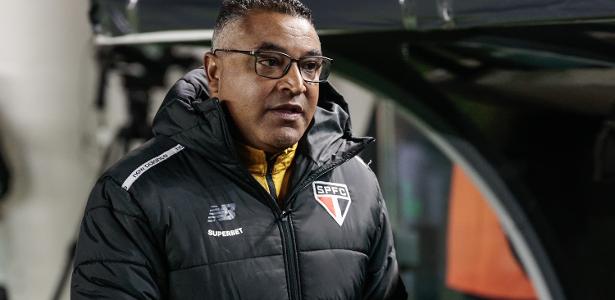 Roger Machado foi demitido do São Paulo após a eliminação na Copa do Brasil
