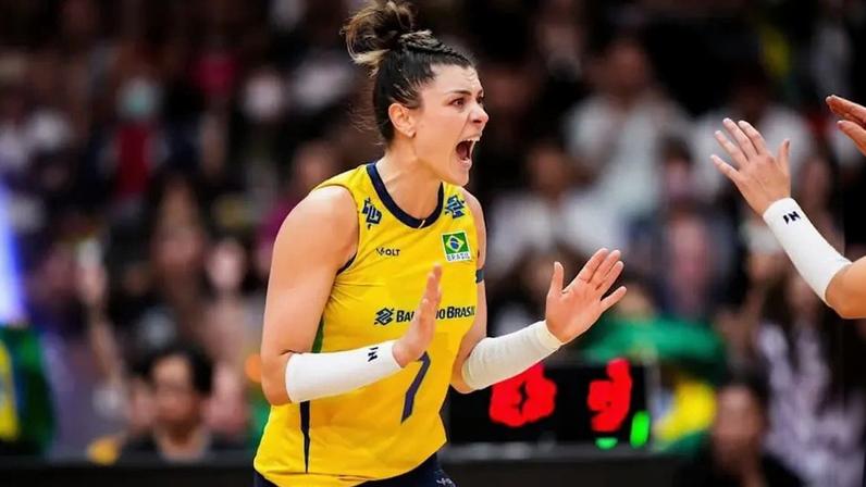 Rosamaria em ação pela Seleção Brasileira Feminina de Vôlei (Foto: Volleyball World)