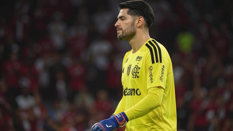 Agustín Rossi durante partida do Flamengo