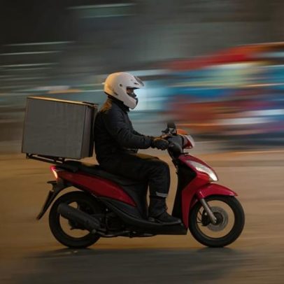 Por que mais brasileiros viraram motoboys, mesmo renda instável e riscos
