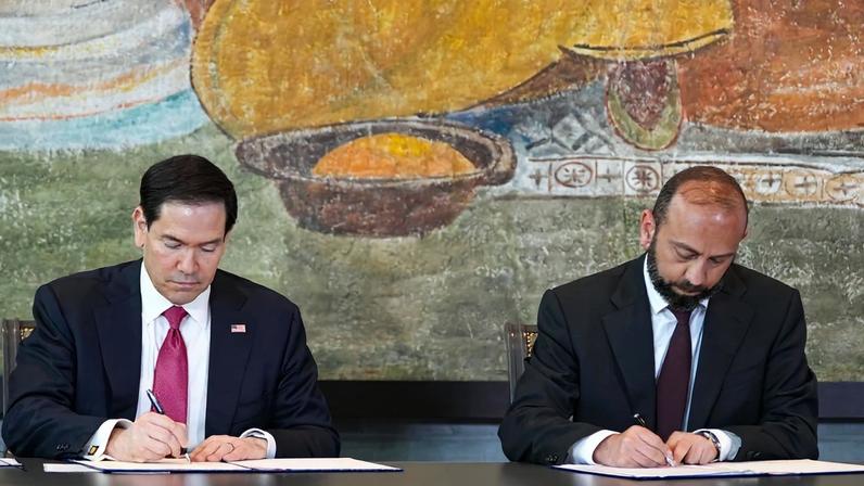 Imagem colorida mostra Marco Rubio e o chanceler da Armênia - Metrópoles