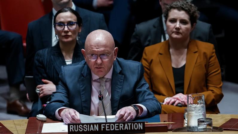 O embaixador da Rússia na ONU, Vasily Nebenzya, durante sessão do Conselho de Segurança na semana passada. (Foto: OLGA FEDOROVA/EFE/EPA)