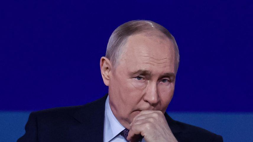 Por que a imagem de Putin como líder forte cai na Rússia