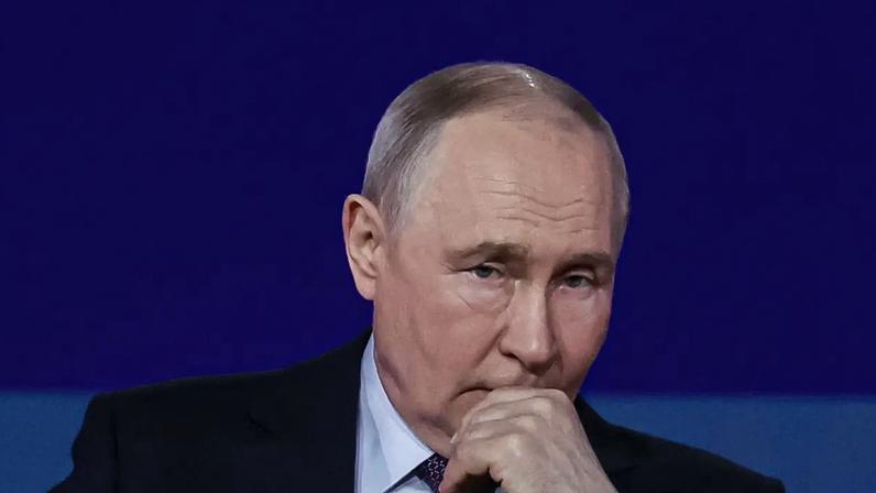 Putin enfrenta crises; imagem de líder forte da Rússia começa a ceder