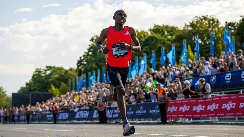 Sabastian Sawe na Maratona de Berlim 2025