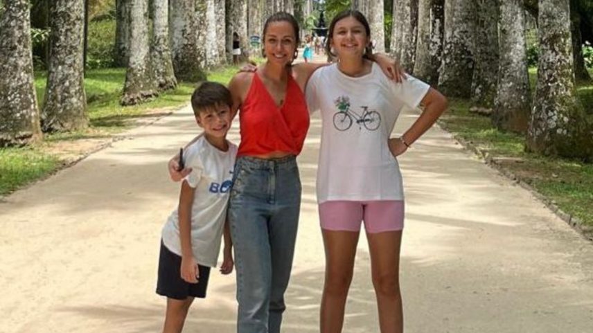 Sabrina Zanker, CEO da Época Cosméticos, com seus filhos, Sofia e Theo — Foto: Arquivo Pessoal
