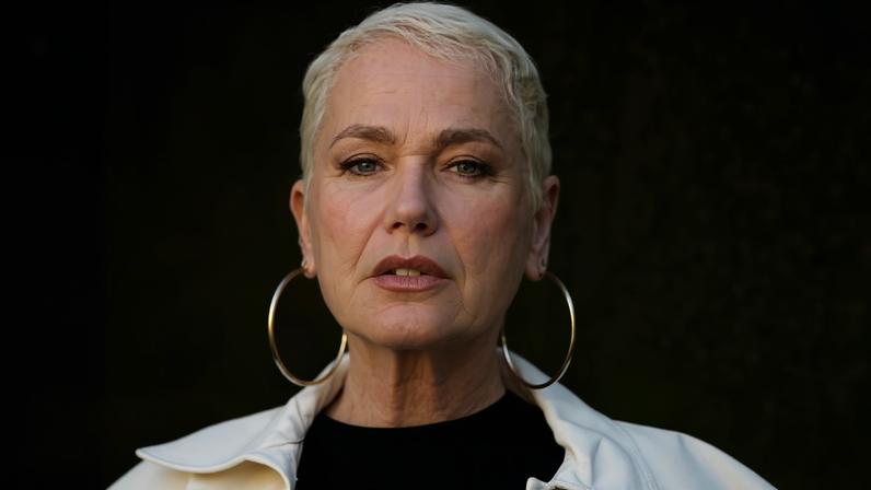 Xuxa passou por transplante capilar em 2025