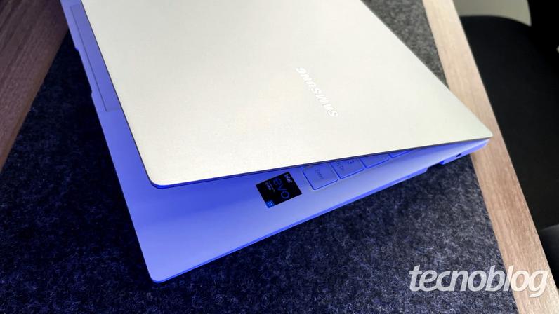 Galaxy Book 5 Pro, este com Windows 11 (foto: Thássius Veloso/Tecnoblog)
