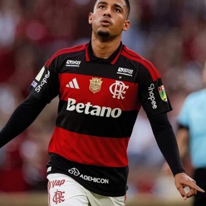 Flamengo vence o Coritiba com desfalques e seca o Palmeiras antes da Copa
