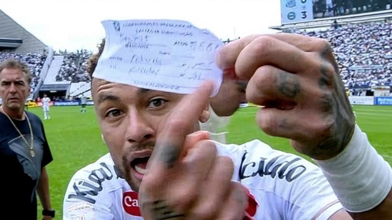 Santos mostra erro do assistente em substituição em Santos x Coritiba