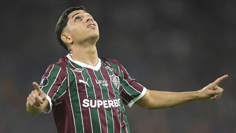 Savarino comemora gol do Fluminense contra o La Guaira na Libertadores