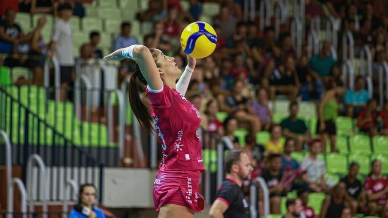 Maringá vence o Fluminense na Superliga Feminina de Vôlei — Foto: João Godoy/Divulgação Maringá