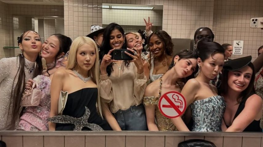 Bhavita Mandava, Rosé, Jennie, Jisoo, LISA, Margot Robbie, Ayo Edebiri, Gracie Abrams, Rachel Sennott e Awar Odhiang em foto tirada durante o MET Gala — Foto: Reprodução/Instagram