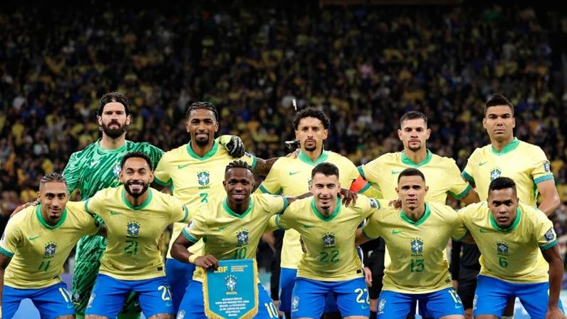 Os economistas do Goldman Sachs destacam que o poder estatístico do modelo é limitado diante da "imprevisibilidade" inerente ao futebol; na imagem, a seleção brasileira masculina de futebol