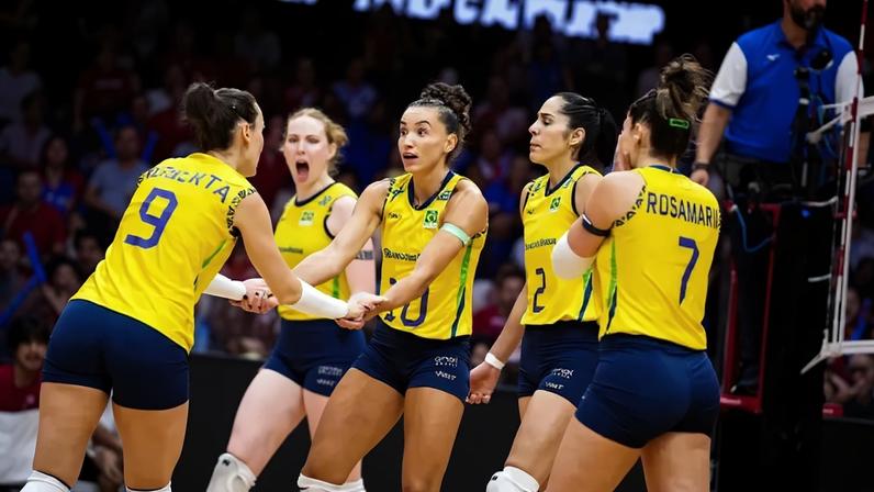 Em 2025, o Brasil foi vice da VNL e ficou em terceiro lugar no Mundial (Foto: Volleyball World)