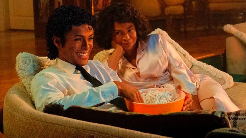 Jaafar Jackson e Nia Long em cena de 'Michael' — Foto: divulgação