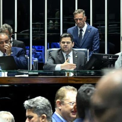 Alcolumbre promulga lei beneficiando condenados pelo 8/1