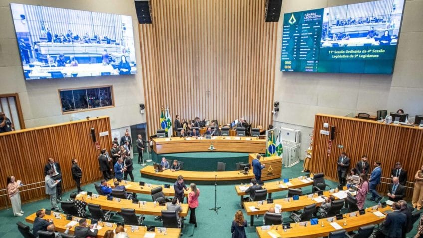 A presença de pessoas com deficiência nos ambientes de trabalho humaniza o ambiente e inspira políticas, diz o relator do projeto