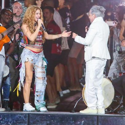 Maria Bethânia e Shakira se apresentam em passagem de som no Copacabana