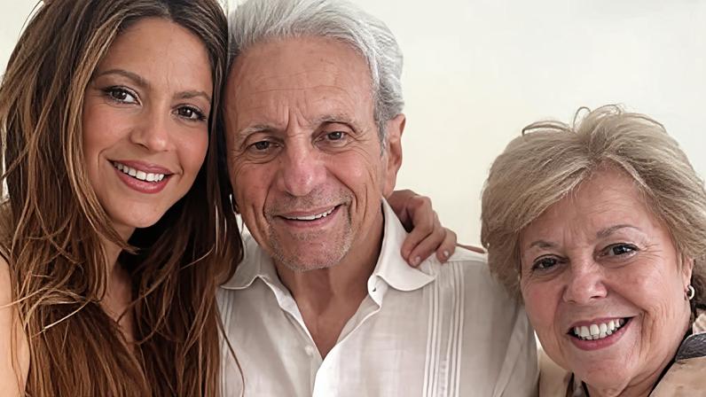 Shakira e os pais